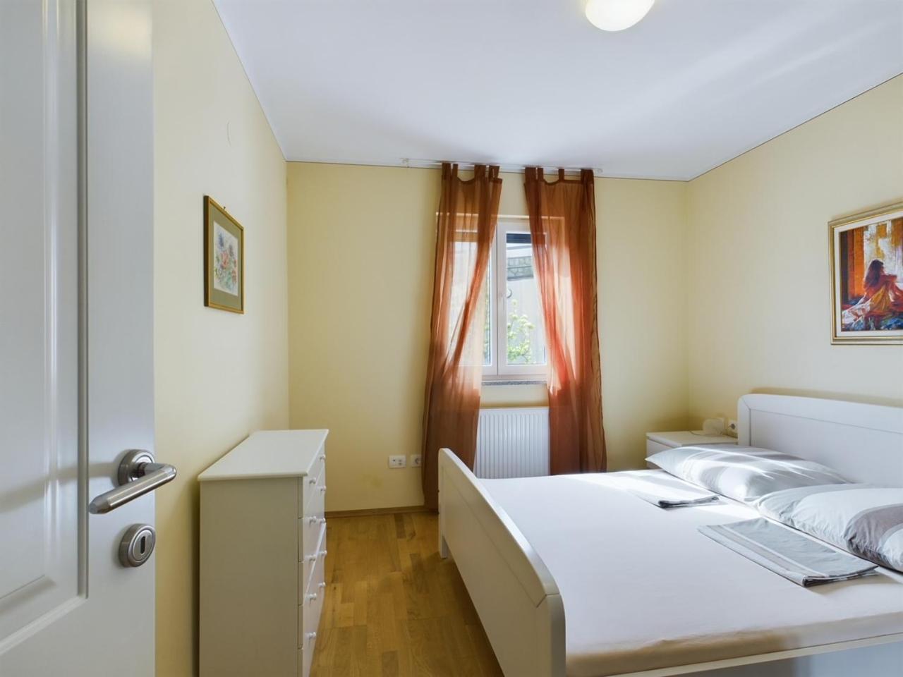 Villa Vila Ловран Екстериор снимка