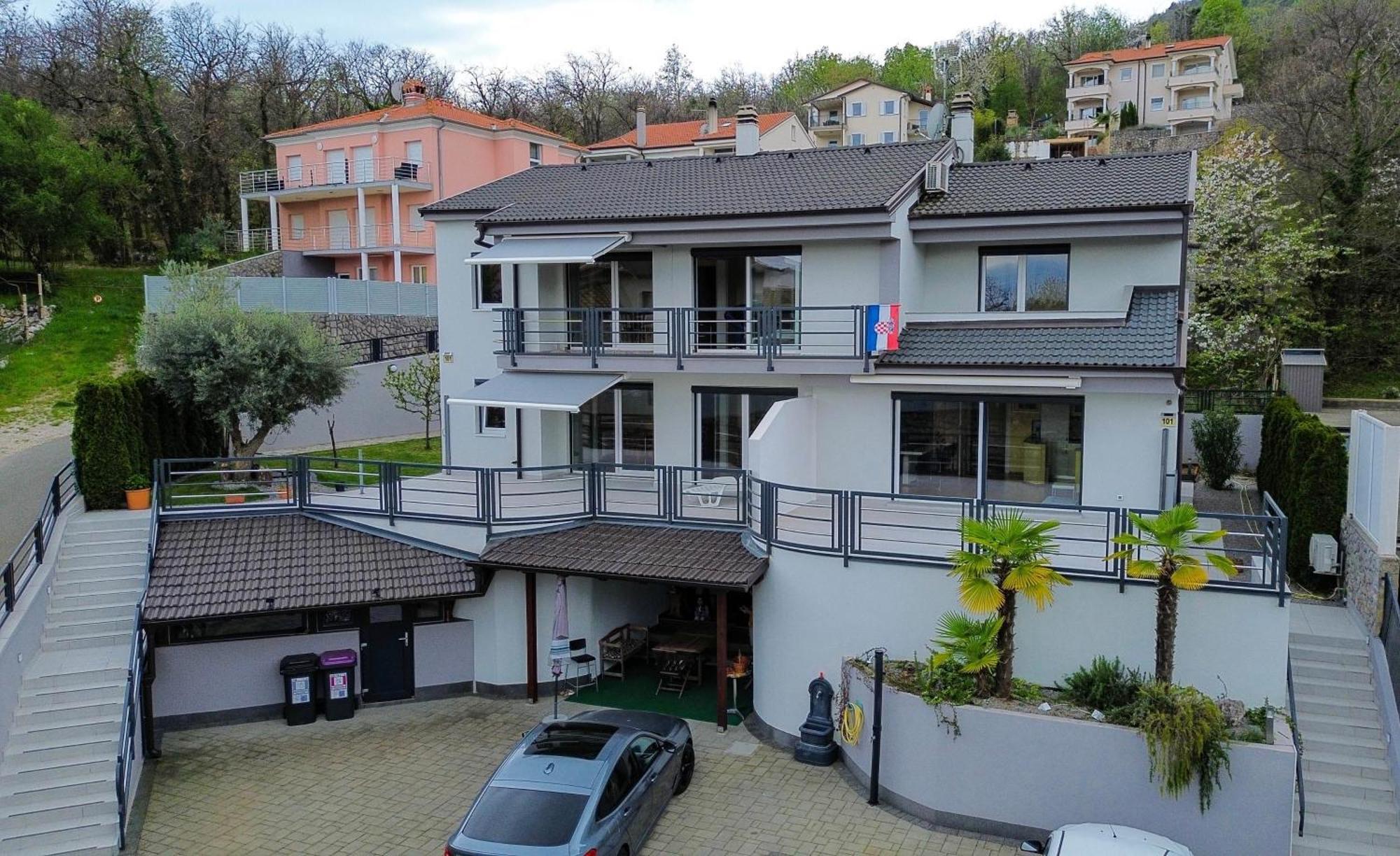Villa Vila Ловран Екстериор снимка